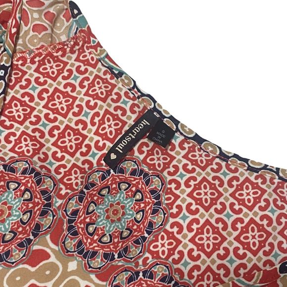 Beautiful Size S Handkerchief Style V-Neck Heartsoul Top - Picture 3 of 5